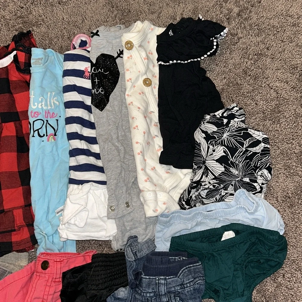 Babygirl size 6m and 6/9m dress, sweatshirt, top, onesie & pants bundle!!